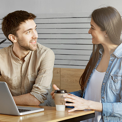 Beca para empleados y familiares directos